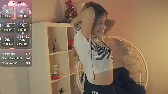 Snapshot of FlairCunard chatting on 13, 1, 2025 FlairCunard online show from 13, 1, 2025