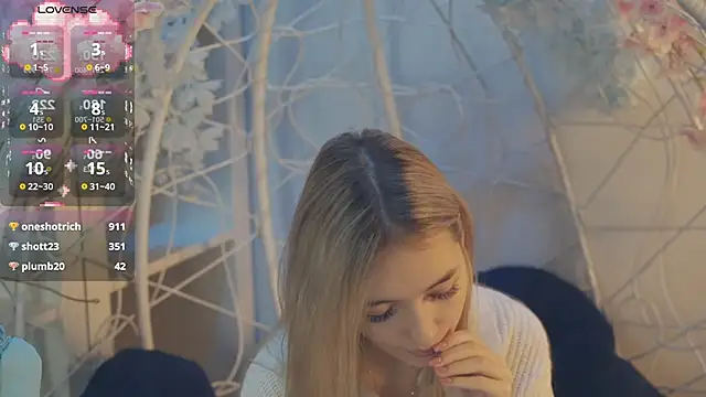 Snapshot of FlairCunard chatting on 15, 1, 2025 FlairCunard online show from 15, 1, 2025