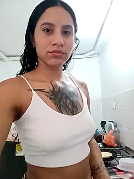 Snapshot of Karii-R chatting on 5, 5, 2026 Karii-R online show from 5, 5, 2026