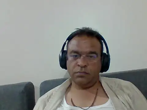 Snapshot of nupa230780 chatting on 23, 11, 2025 nupa230780 online show from 23, 11, 2025