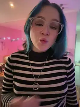 MaddisonHaas online show from 17, 2, 2025