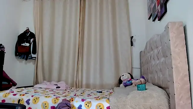 Samary thomas online show from 12, 2, 2025