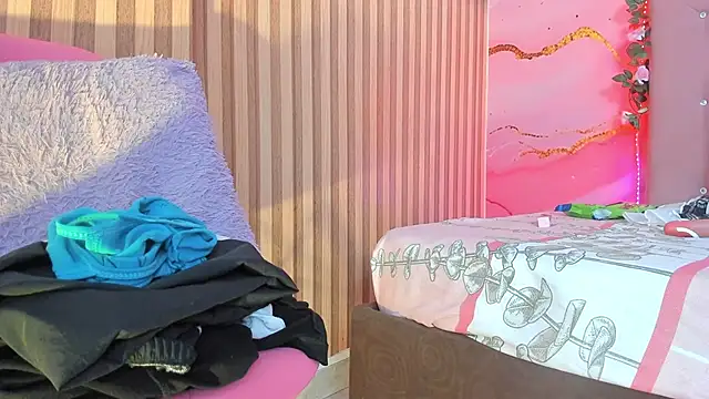 Taylor  cooper online show from 17, 2, 2025