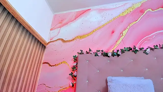 Taylor  cooper online show from 18, 2, 2025