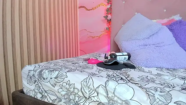 Taylor  cooper online show from 9, 3, 2025