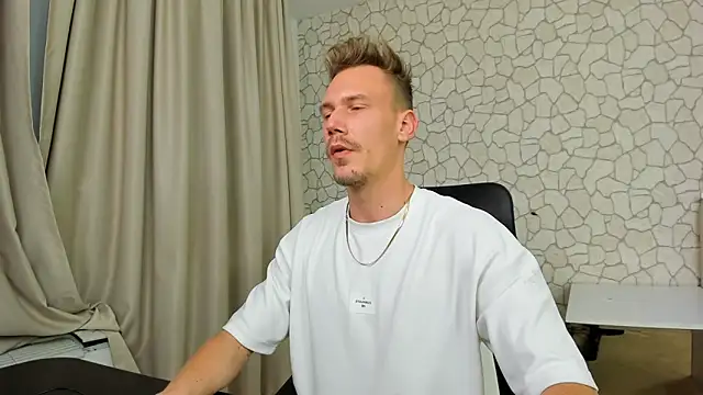 MateoBenjaminX online show from 14, 12, 2024