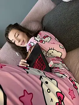 Mia Ethan online show from 17, 2, 2025