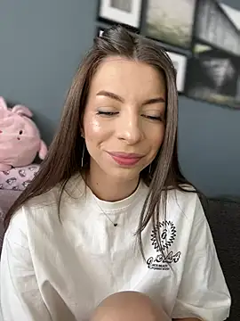 Mia Ethan online show from 22, 2, 2025