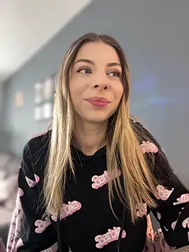 Mia Ethan online show from 26, 3, 2026