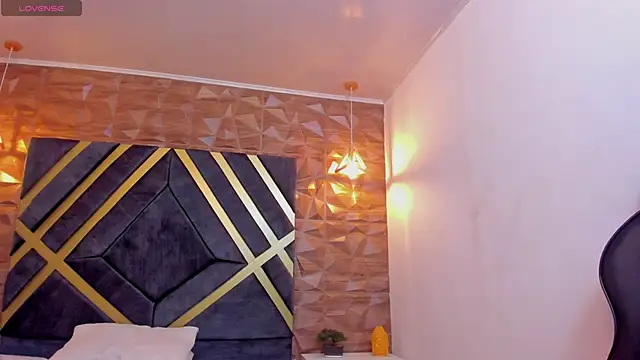 Alahia Dangelo online show from 26, 2, 2025