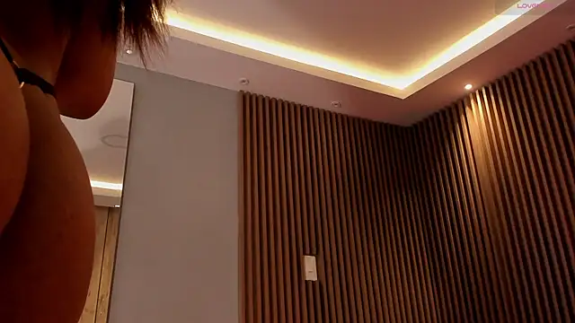 Snapshot of Eilin_clio chatting on 4, 1, 2025 Eilin clio online show from 4, 1, 2025