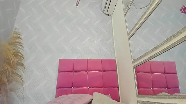 kayna gomez online show from 3, 3, 2025