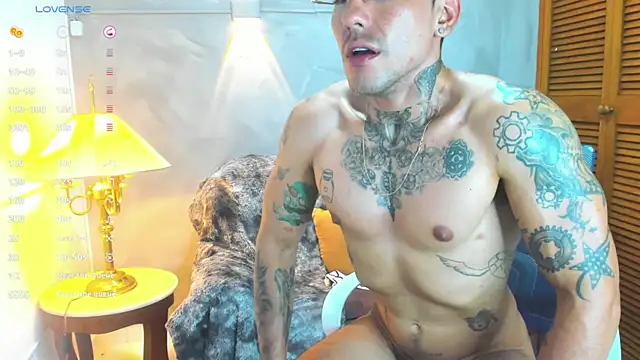 Snapshot of Dylanstonne chatting on 16, 1, 2025 Dylanstonne online show from 16, 1, 2025