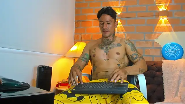 Snapshot of Dylanstonne chatting on 25, 2, 2025 Dylanstonne online show from 25, 2, 2025