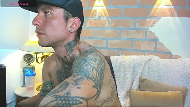 Snapshot of Dylanstonne chatting on 7, 3, 2025 Dylanstonne online show from 7, 3, 2025