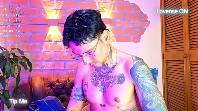 Dylanstonne online show from 5, 11, 2025