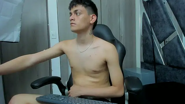 Snapshot of Yef_Thin chatting on 28, 11, 2025 Yef Thin online show from 28, 11, 2025