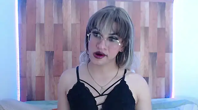 Snapshot of Raven_Whisper chatting on 2, 1, 2025 Raven Whisper online show from 2, 1, 2025