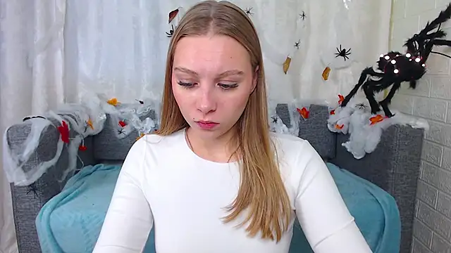 Snapshot of bellaa_love_ chatting on 13, 10, 2025 bellaa love online show from 13, 10, 2025