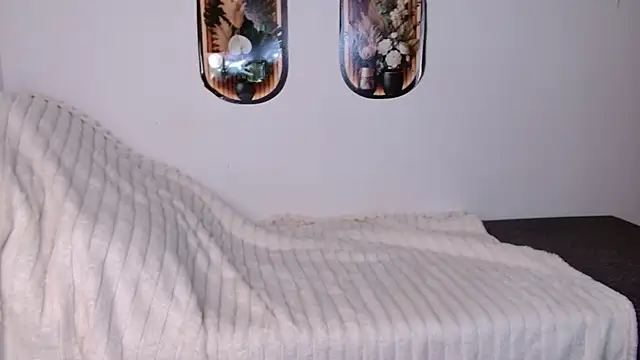 bellaa love  online show from 7, 4, 2026