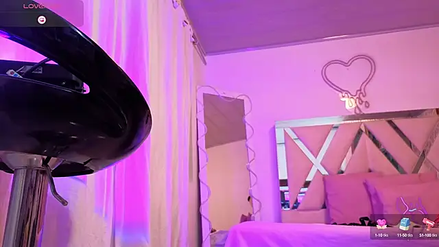 Laylafoxy tay online show from 14, 10, 2025