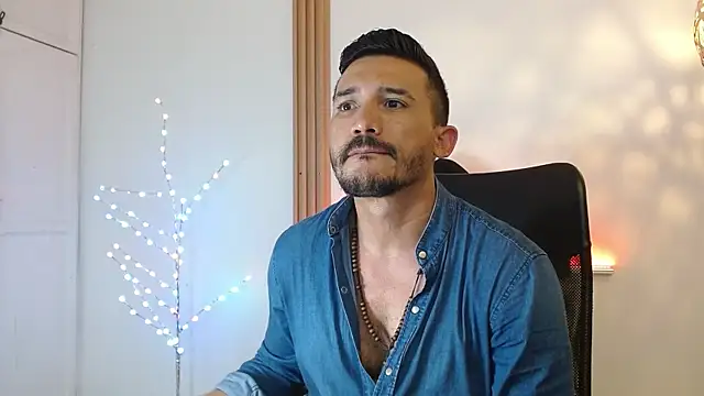 Reiko 85  online show from 5, 1, 2026