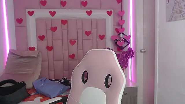 Dyla n18 online show from 15, 2, 2025