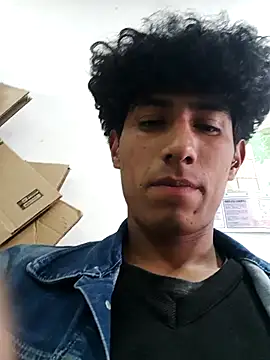 Snapshot of alexander32r chatting on 17, 9, 2025 alexander32r online show from 17, 9, 2025