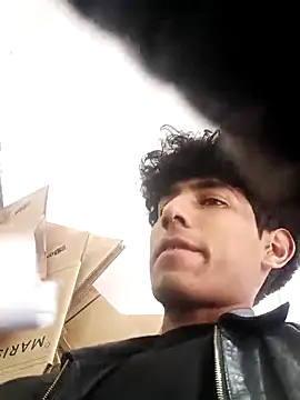 Snapshot of alexander32r chatting on 18, 9, 2025 alexander32r online show from 18, 9, 2025