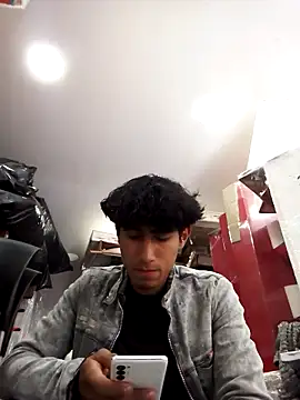 Snapshot of alexander32r chatting on 24, 9, 2025 alexander32r online show from 24, 9, 2025