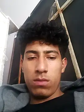 Snapshot of alexander32r chatting on 26, 11, 2025 alexander32r online show from 26, 11, 2025