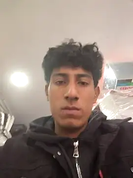 Snapshot of alexander32r chatting on 4, 12, 2025 alexander32r online show from 4, 12, 2025