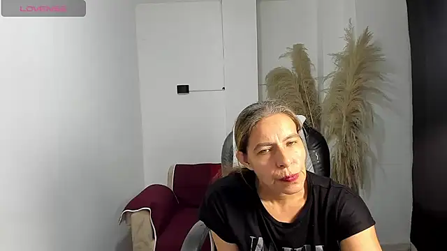 Snapshot of Milf_karlye chatting on 17, 6, 2026 Milf karlye online show from 17, 6, 2026