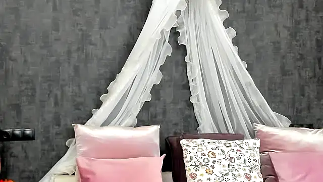 Snapshot of miss_sophieX chatting on 27, 2, 2025 miss sophieX online show from 27, 2, 2025