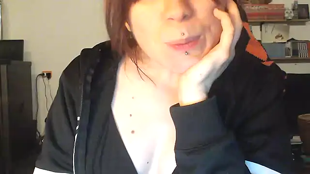 complicata mente online show from 28, 12, 2024