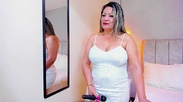 Snapshot of tutu_milf chatting on 11, 10, 2025 tutu milf online show from 11, 10, 2025