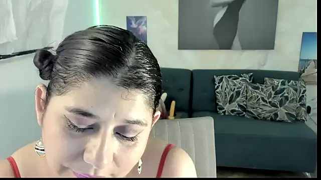 alinabozz1 online show from 4, 6, 2026