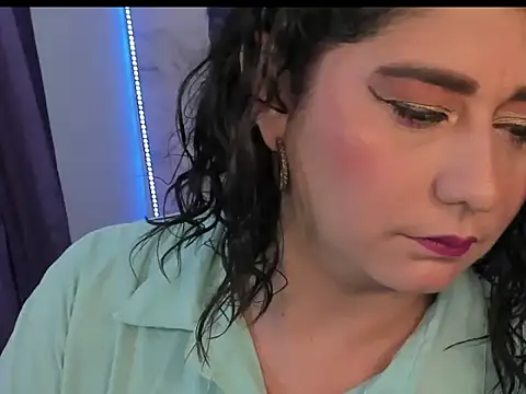 Snapshot of alinabozz1 chatting on 18, 7, 2026 alinabozz1 online show from 18, 7, 2026