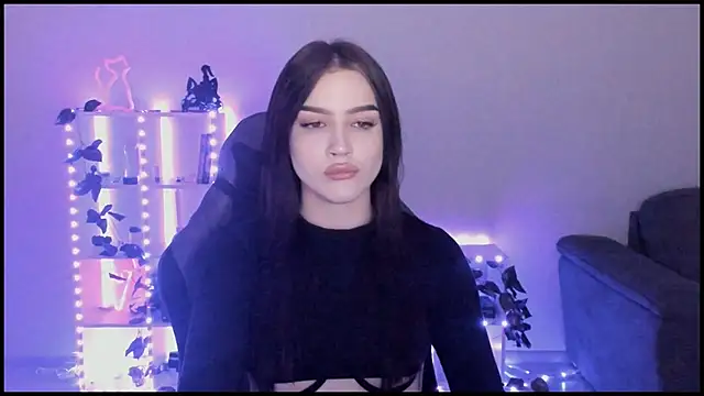 Snapshot of Melanie_N chatting on 11, 12, 2024 Melanie N online show from 11, 12, 2024