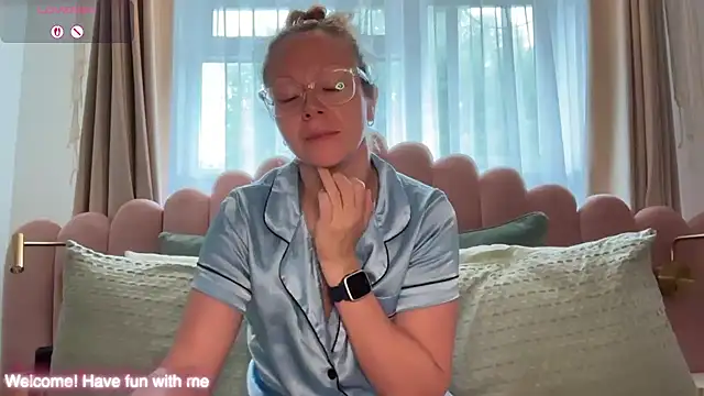 MelodyRoseUk online show from 20, 5, 2026