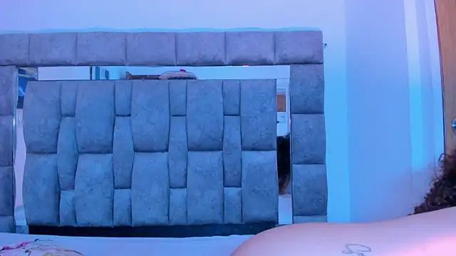 zulyjones online show from 21, 2, 2025