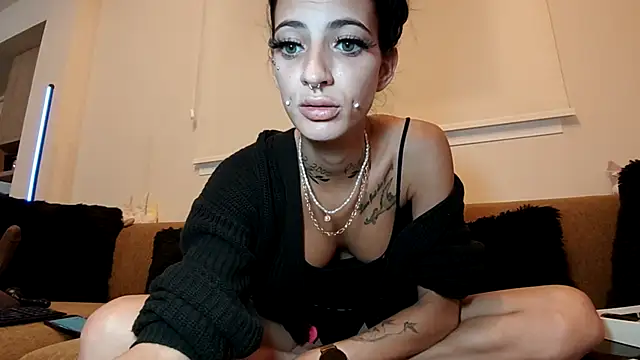 Snapshot of mrs_skinny_goddess chatting on 8, 11, 2025 mrs skinny goddess online show from 8, 11, 2025