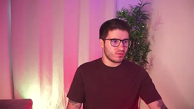 Snapshot of Tony_Wylie chatting on 22, 2, 2026 Tony Wylie online show from 22, 2, 2026