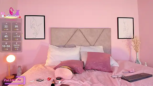 Emilyh  online show from 12, 9, 2025