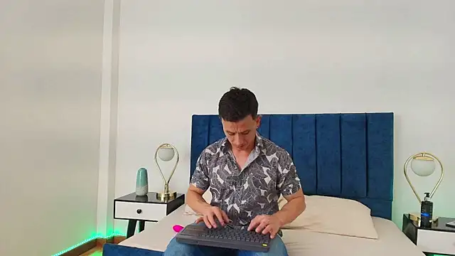 Andrewfalcon online show from 11, 3, 2025