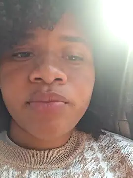 Snapshot of DANIELA_MICHEL chatting on 2, 2, 2025 DANIELA MICHEL online show from 2, 2, 2025