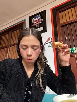 Petite amor2 online show from 3, 11, 2025