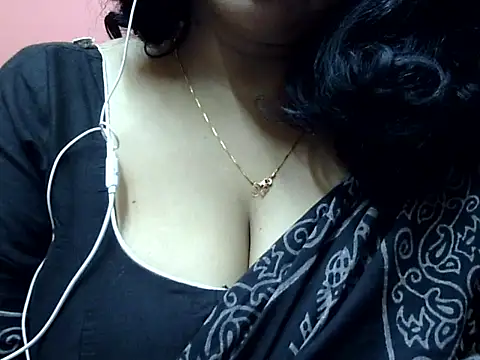 Snapshot of Riya_riyaa chatting on 19, 12, 2024 Riya riyaa online show from 19, 12, 2024