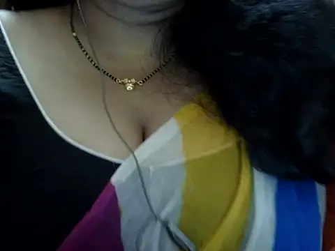 Snapshot of Riya_riyaa chatting on 8, 10, 2025 Riya riyaa online show from 8, 10, 2025