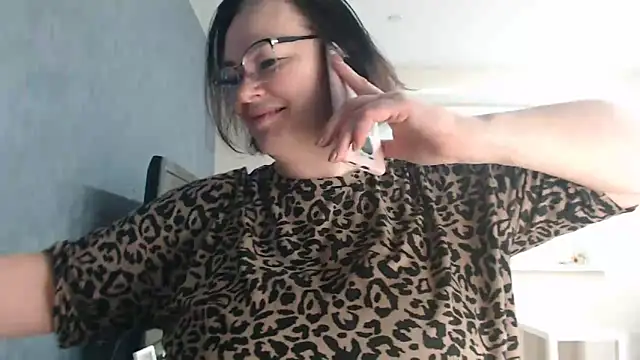 Nora Star online show from 7, 11, 2025